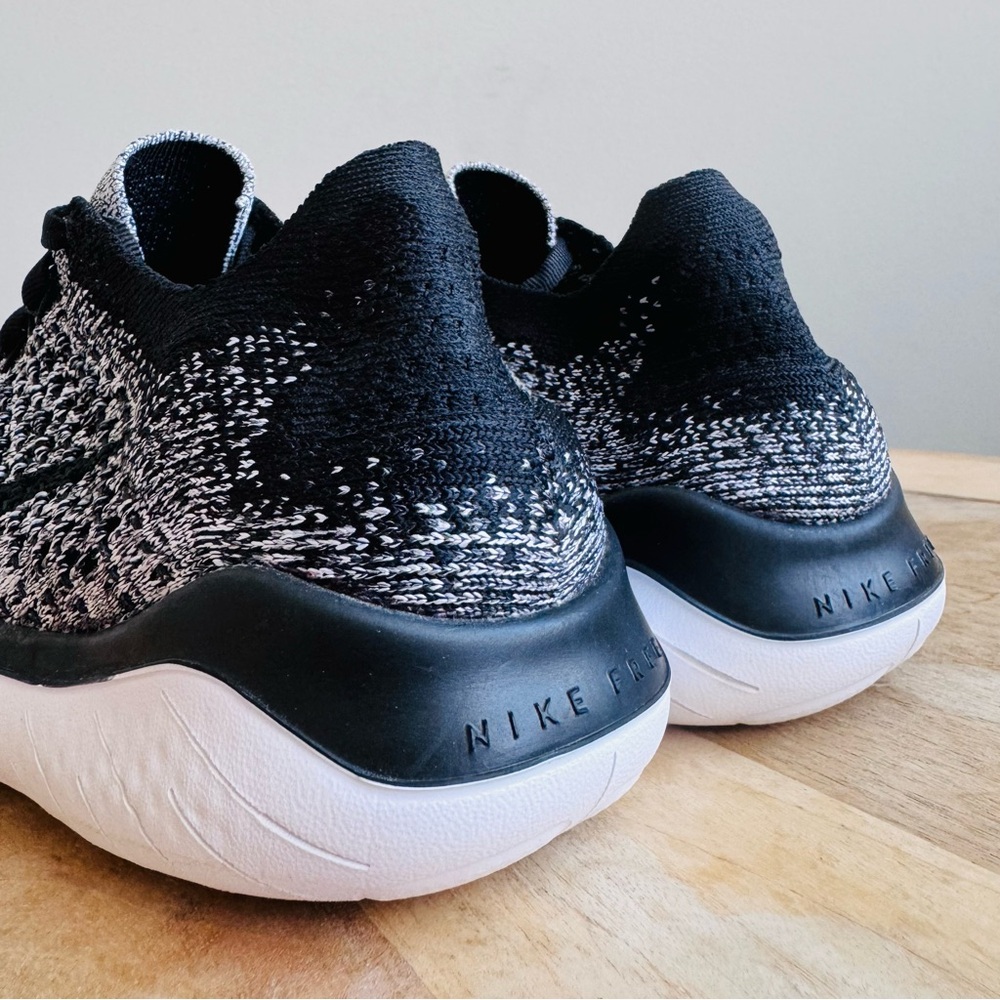 Nike Free RN Flyknit Running Shoes Black White Stretchy Lace Up Sneakers Sz 8 - Picture 5 of 12